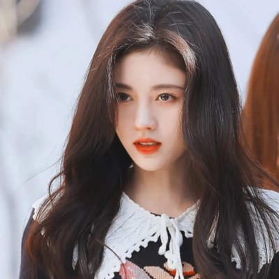 不装了,我比英雄还强